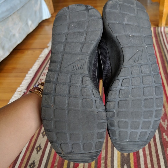 Nike tennis shoes - Picture 4 of 5